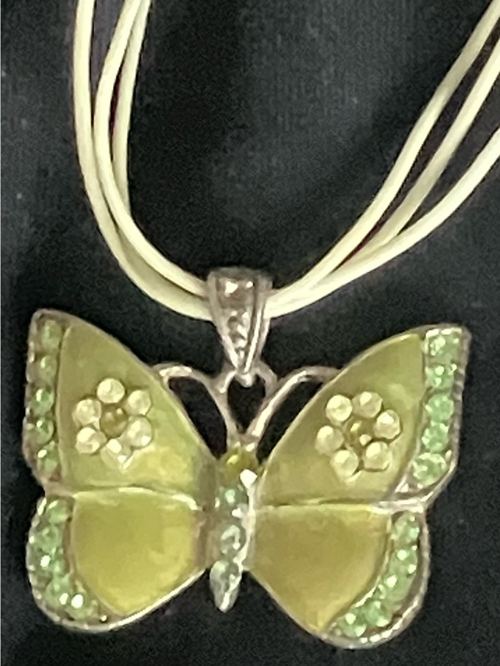 Green Butterfly Pendant Necklace with Sparkling Accents🌺🌺